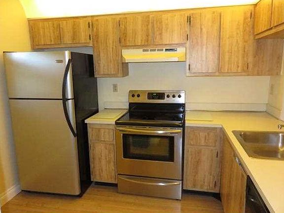 4th image of 10449 NW 11th St #106