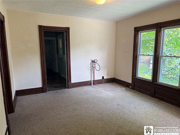 4th image of 280 Broadhead Ave