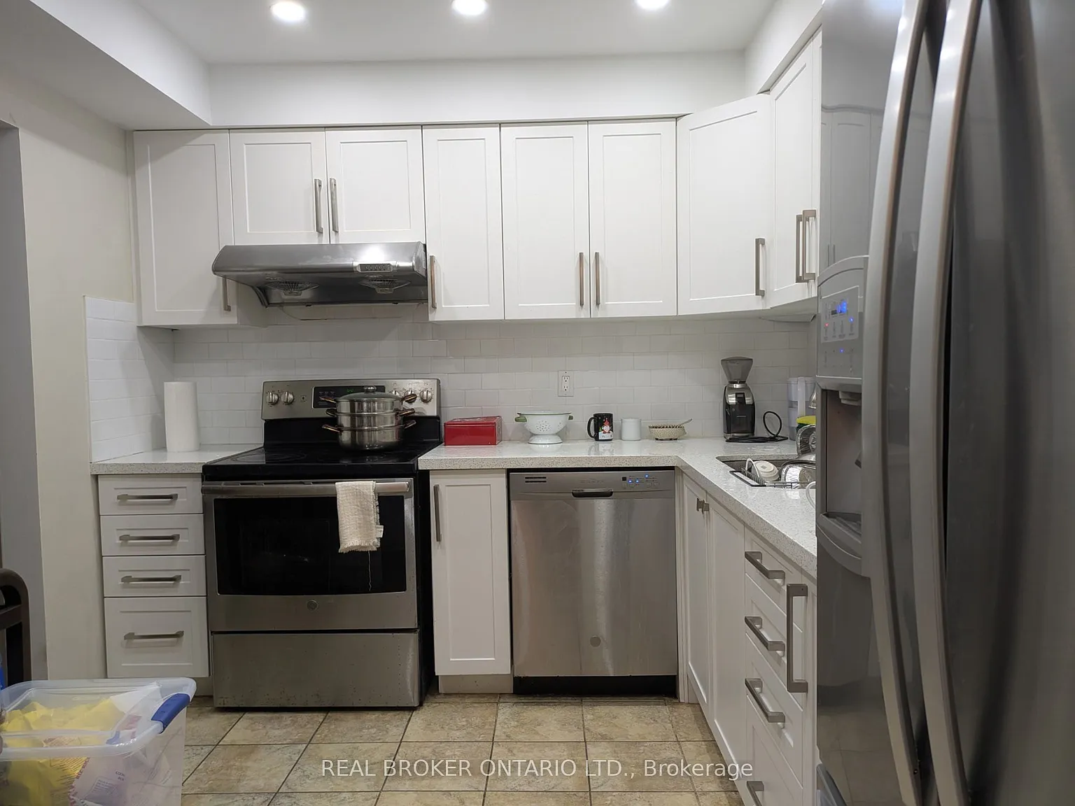 3 bed, $3,280 — Photo 2