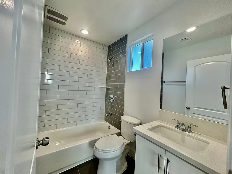 8418 S Main St — Photo 23