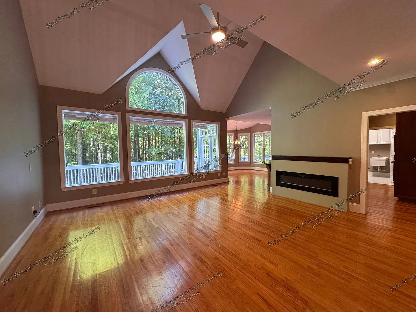4 bed, 4.0 bath, 3118 sqft, $3,495 — Photo 3