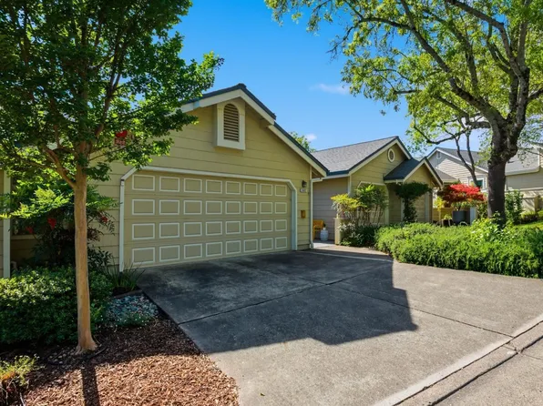 2003 Stonefield Lane, Santa Rosa, CA 95403