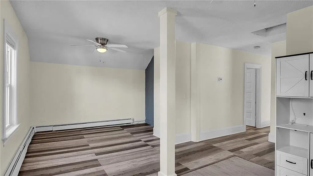 2 bed, 1.0 bath, 932 sqft, $1,900 — Photo 3