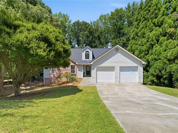 1545 Smoke Hill Dr NE, Hoschton, GA 30548