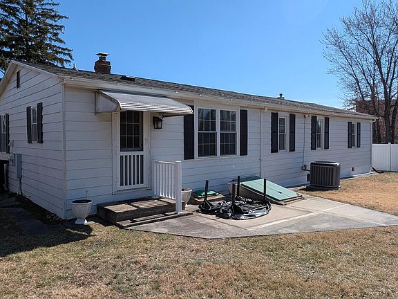 5th image of 210 W Forestview Ave