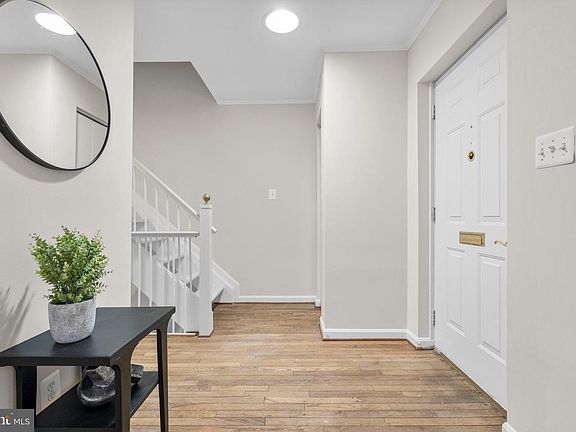 5th image of 2126 Golf Course Dr