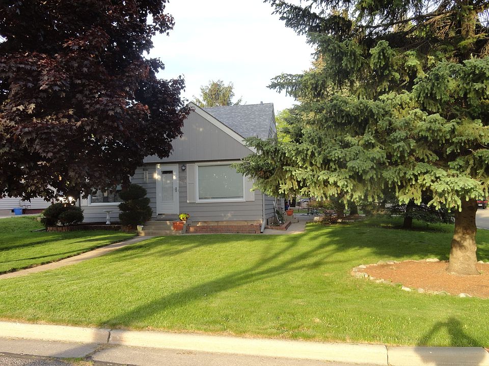 1st image of 202 N 114th St