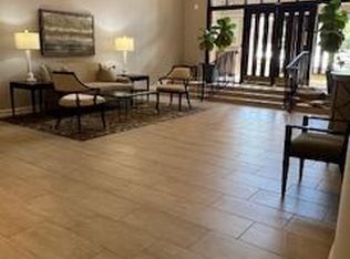 801 S Pitt St APT 233, Alexandria, VA 22314