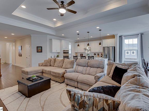 4th image of 110 Semillon Rd