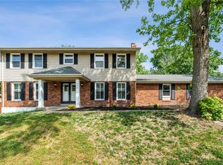 347 Dinsmoor Dr, Chesterfield, MO