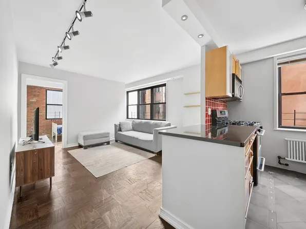 330 Third Avenue image 5 of 14