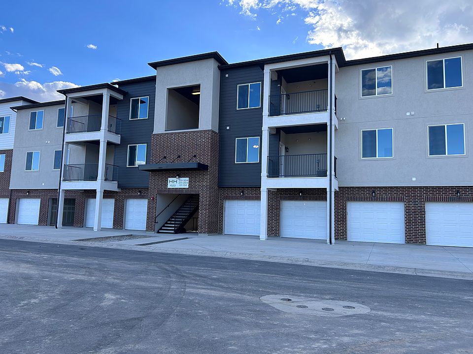 1st image of 1023 N Sawtooth Way #102