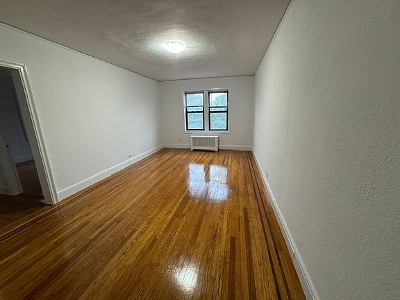 5th image of 7 East Ave