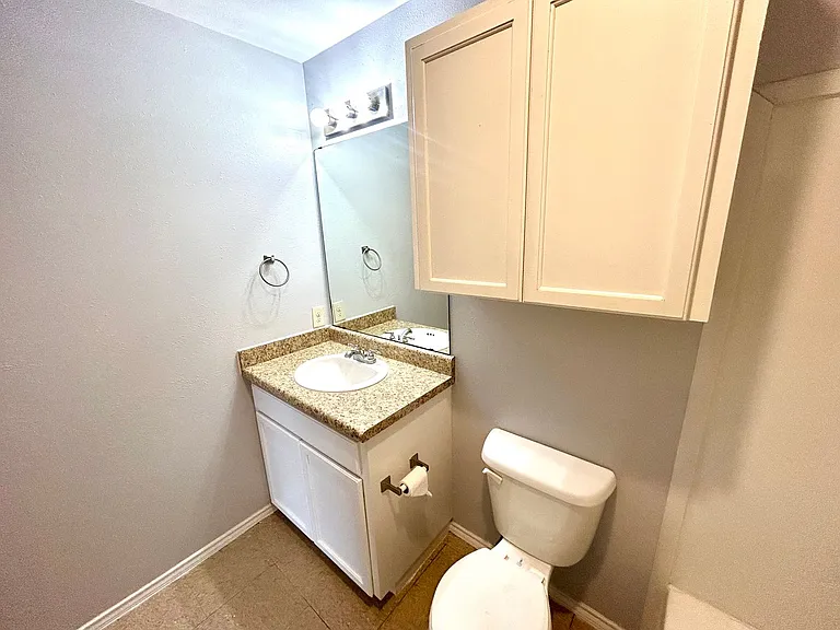 810 Station St — Photo 35