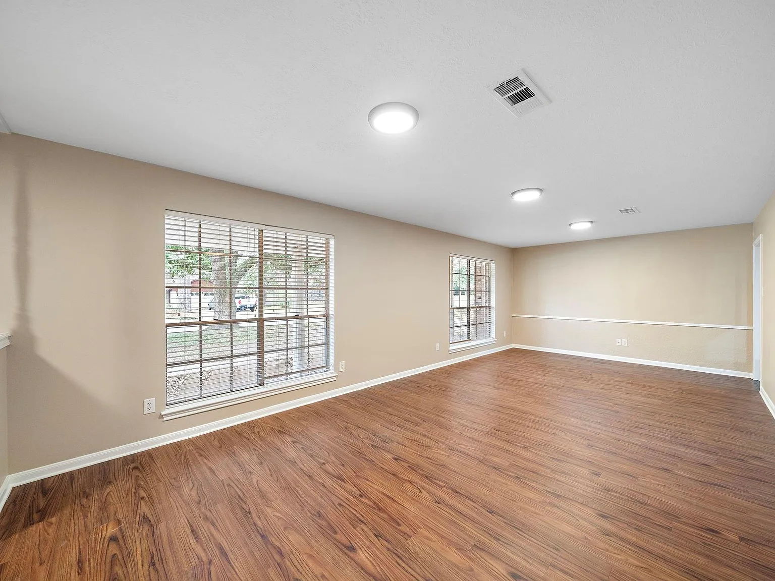 4 bed, 3.0 bath, 2510 sqft, $2,500 — Photo 3