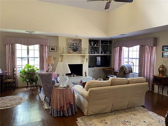 4th image of 363 Windermere Blvd Unit 412