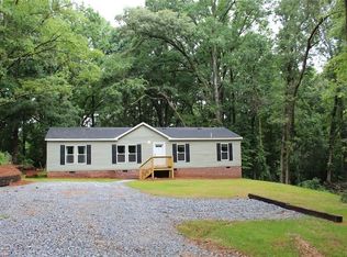 2713 Brays Lake Rd, Royston, GA 30662