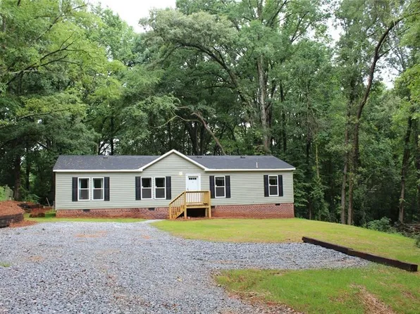 2713 Brays Lake Rd, Royston, GA 30662