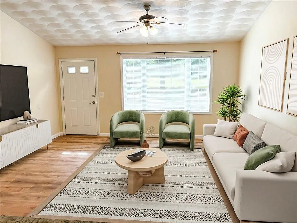 3 bed, 2.0 bath, 1092 sqft, $2,500 — Photo 2