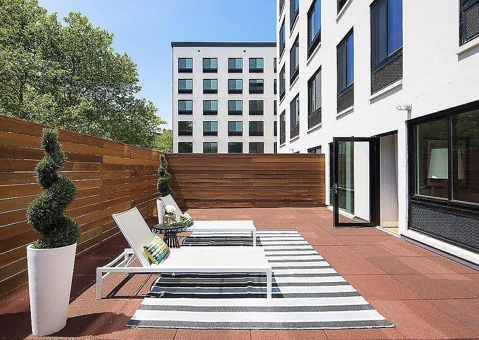 1st image of 504 Myrtle Ave APT 2S