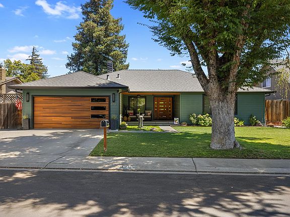 2nd image of 3712 Corte Madera Ave
