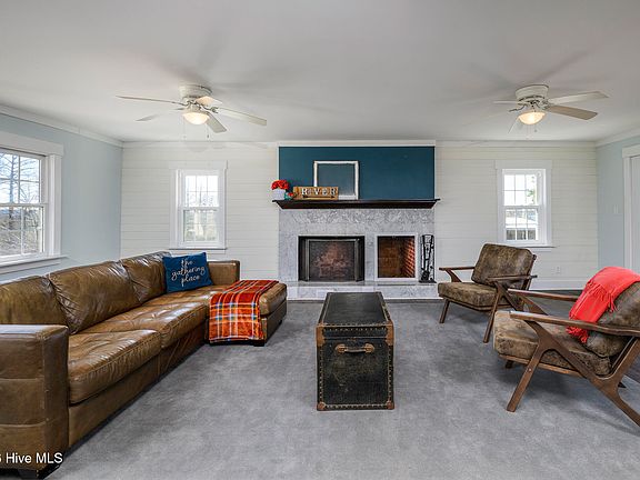 4th image of 321 Riverside Drive