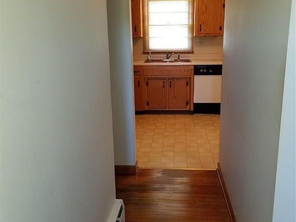2nd image of 40 Birchwood Dr