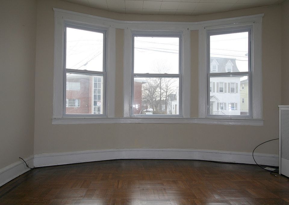 2nd image of 47 Dehart Pl