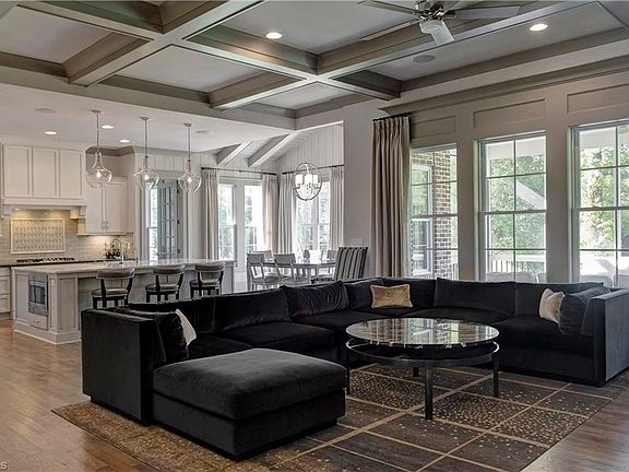 3rd image of 536 Rosewind Ln