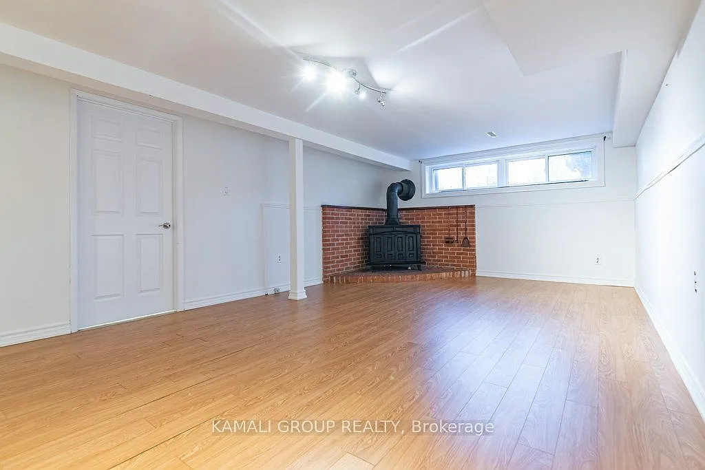 2 bed, $1,600 — Photo 3