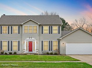 1216 E Gartner Rd, Naperville, IL 60540