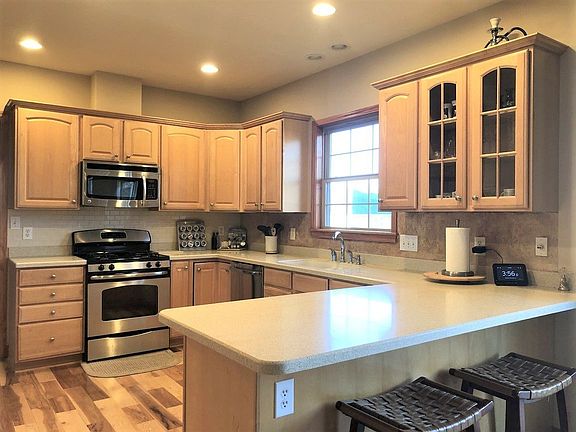 5th image of 1889 E Cheyanne Ln