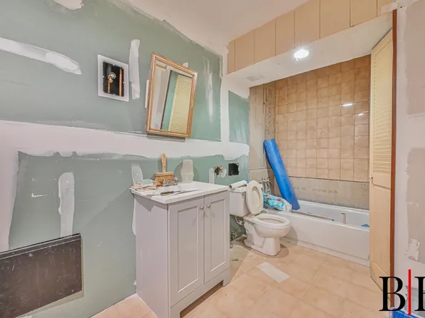 2150 Royce Street image 24 of 36