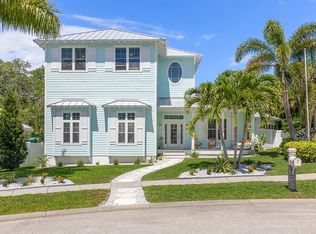 587 Bay St, Palm Harbor, FL 34683