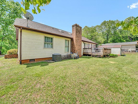 3rd image of 126 Turner Ashby Ct