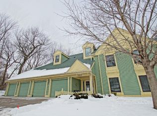 15810 26th Ave N APT B, Plymouth, MN 55447