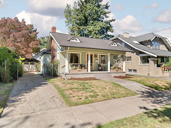 2nd image of 2725 NE 28th Ave