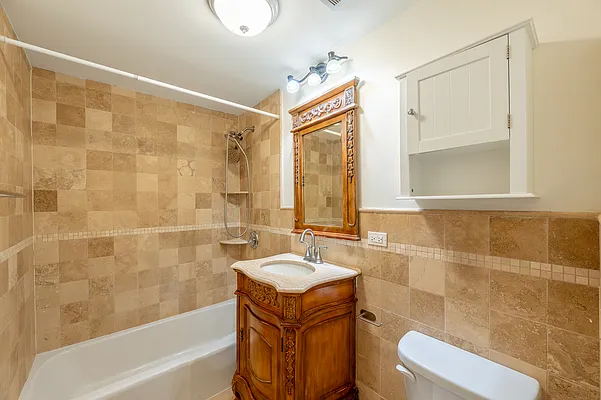 Rented by Astoria Realty | media 4