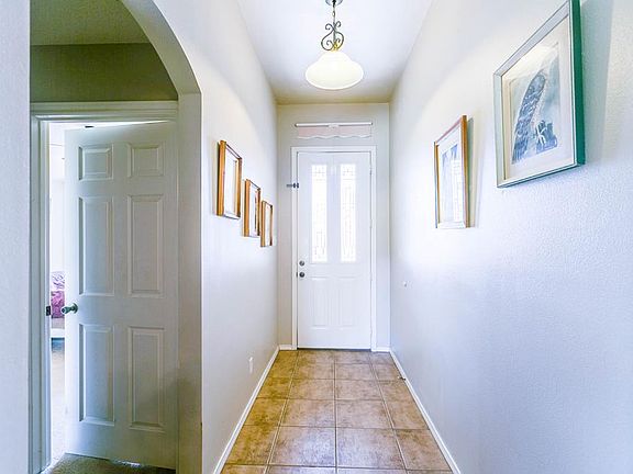4th image of 34 Amberwood Dr