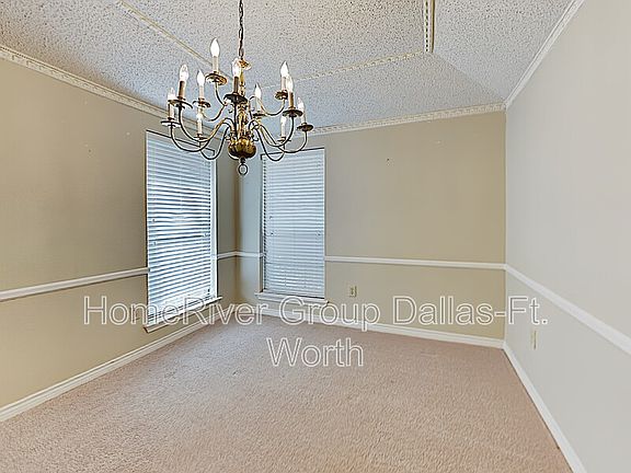 5th image of 302 Oakview Dr