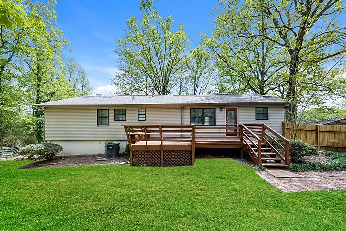 3405 Hilltop Rd SE — Photo 10