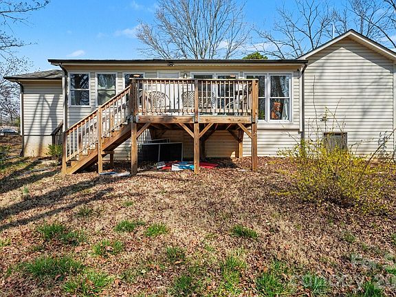 2nd image of 207 Hovis Rd