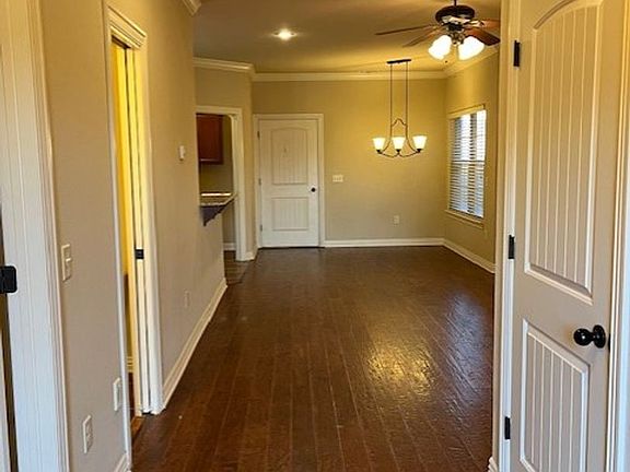 3rd image of 117 Carrington Ave