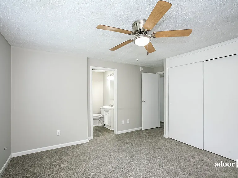 7519 Turnberry Ct — Photo 13