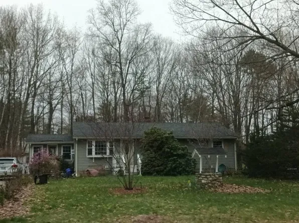 18 New Rd, Newmarket, NH 03857