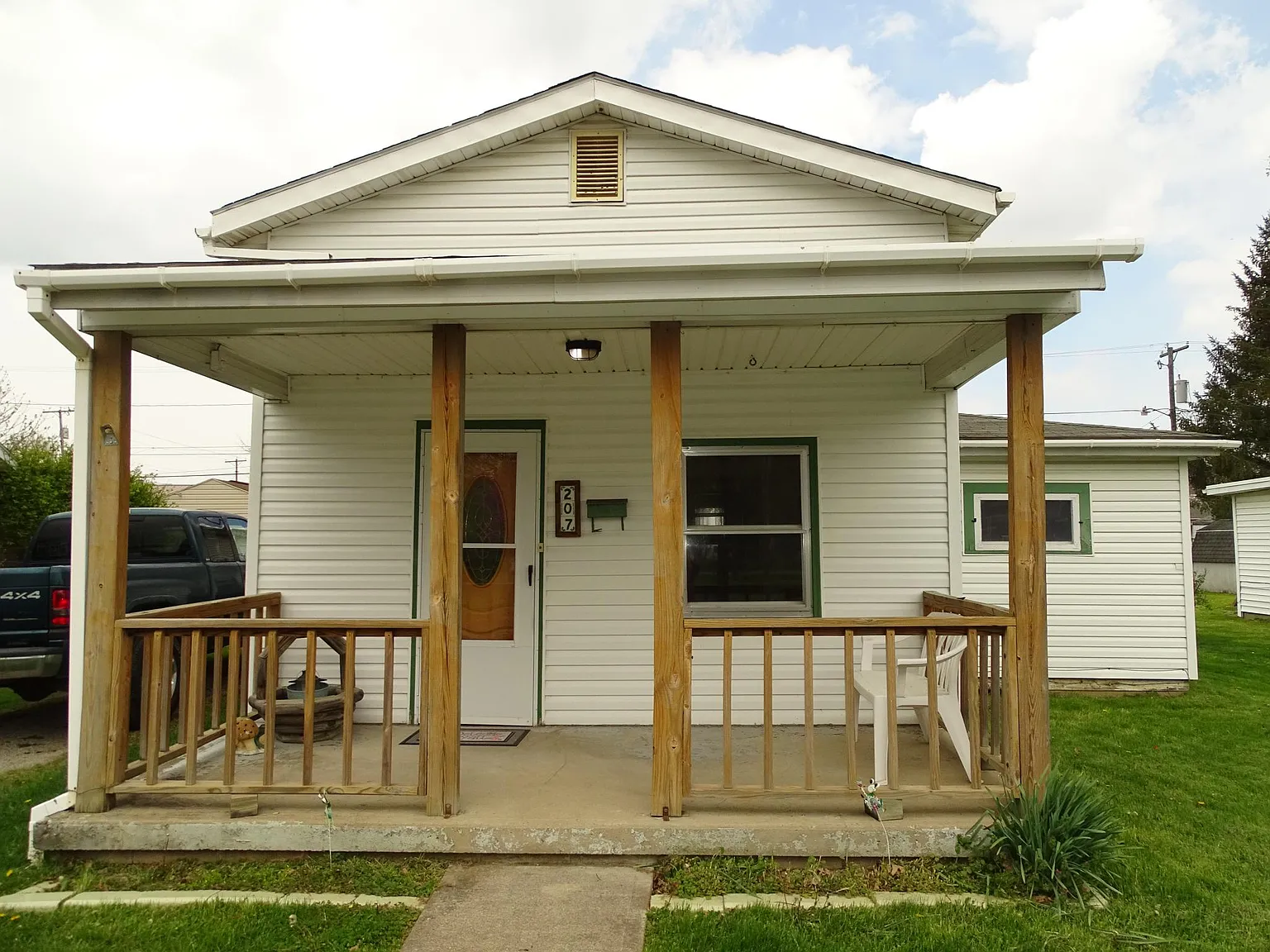 207 E Jefferson St — Photo 2