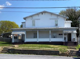 318 3rd St, Shenandoah, VA 22849