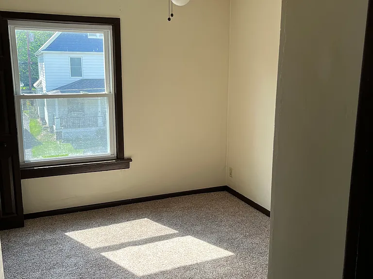 1343 Fry Ave — Photo 11