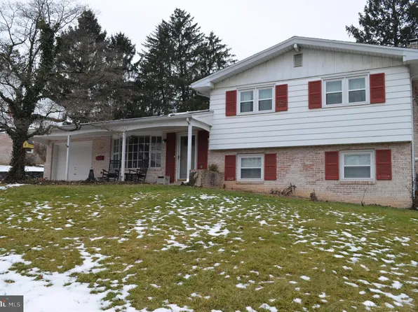 104 Green Lane Dr, Camp Hill, PA 17011