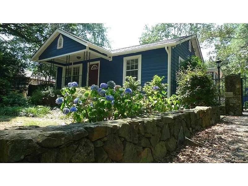 1505 Eastland Rd photo 1